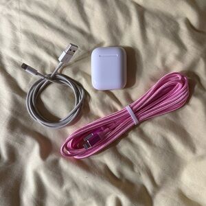 Apple AirPods Second Generation - See Description